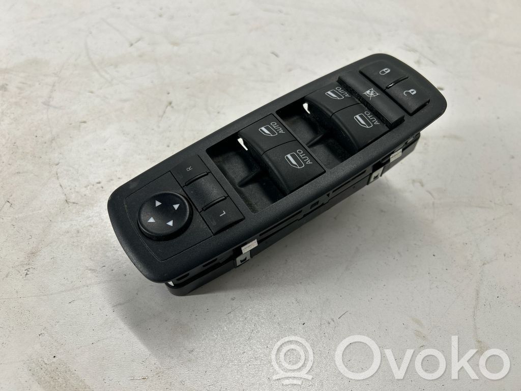 Chrysler Pacifica Electric window control switch 
