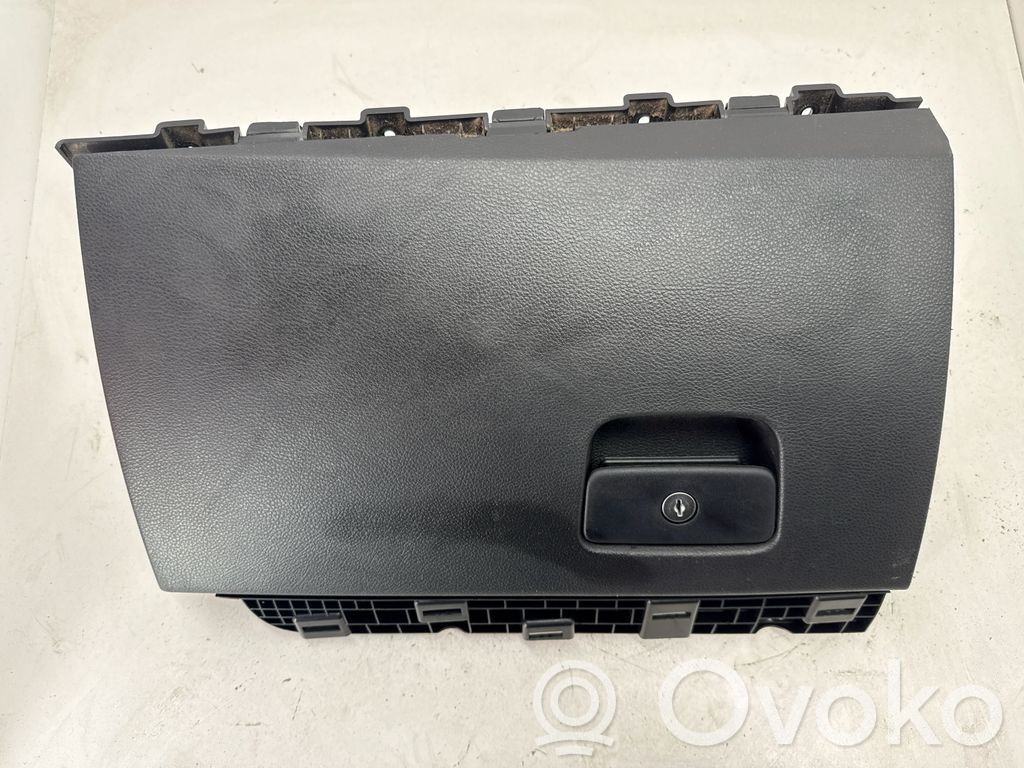 Dodge Durango Glove box 