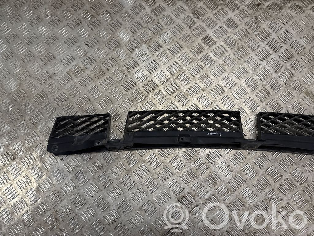 Volkswagen Touareg II Uchwyt / Mocowanie zderzaka tylnego 