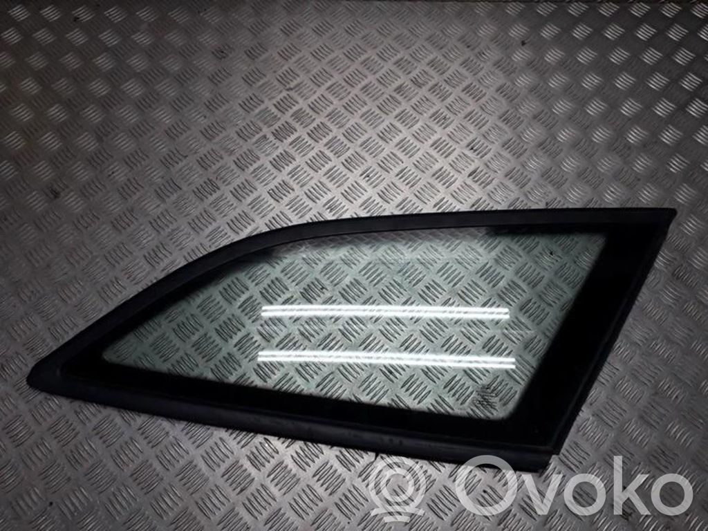 Vidrio lateral trasero
