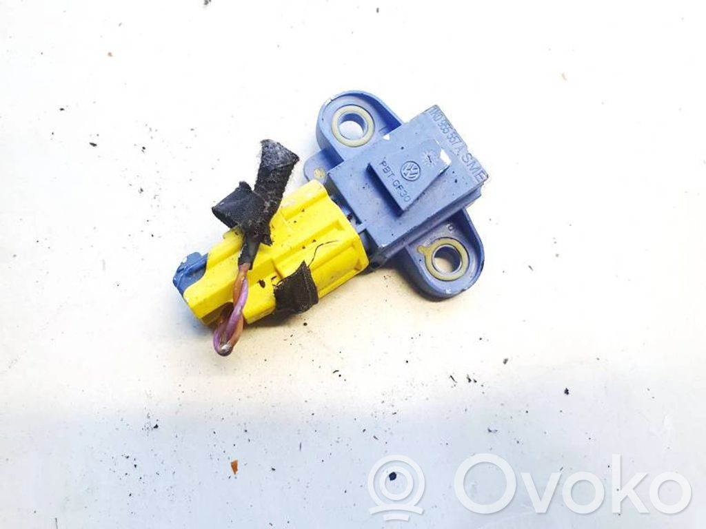 Volkswagen Jetta V Czujnik uderzenia Airbag