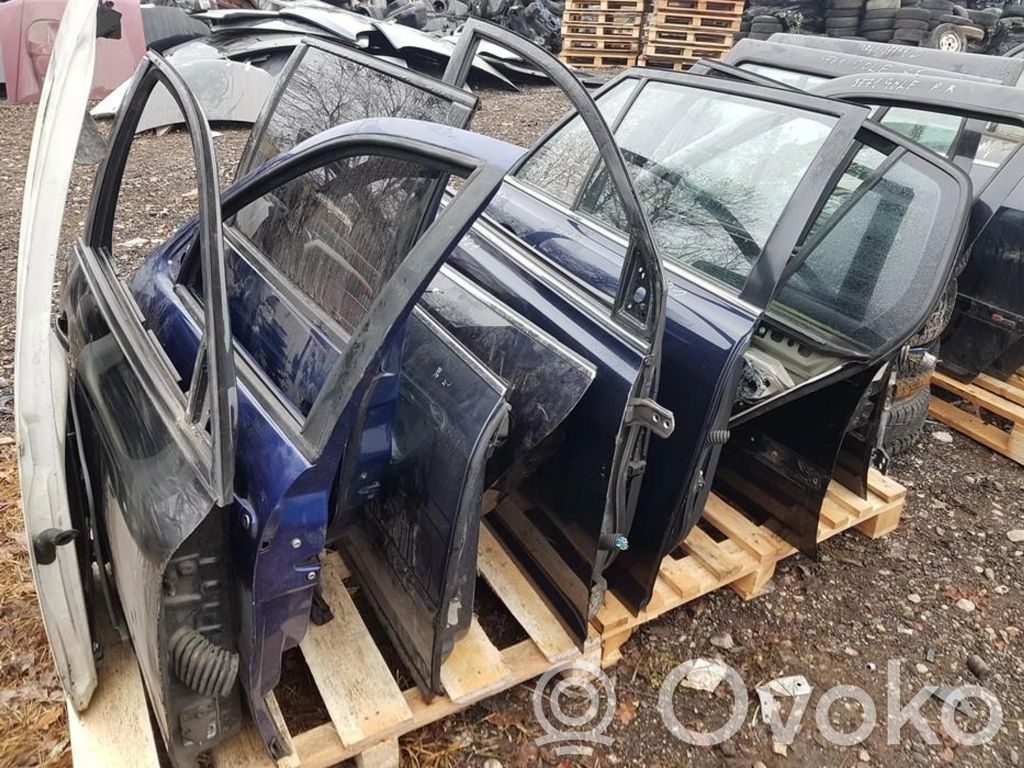 Toyota Avensis T250 Portiera anteriore 