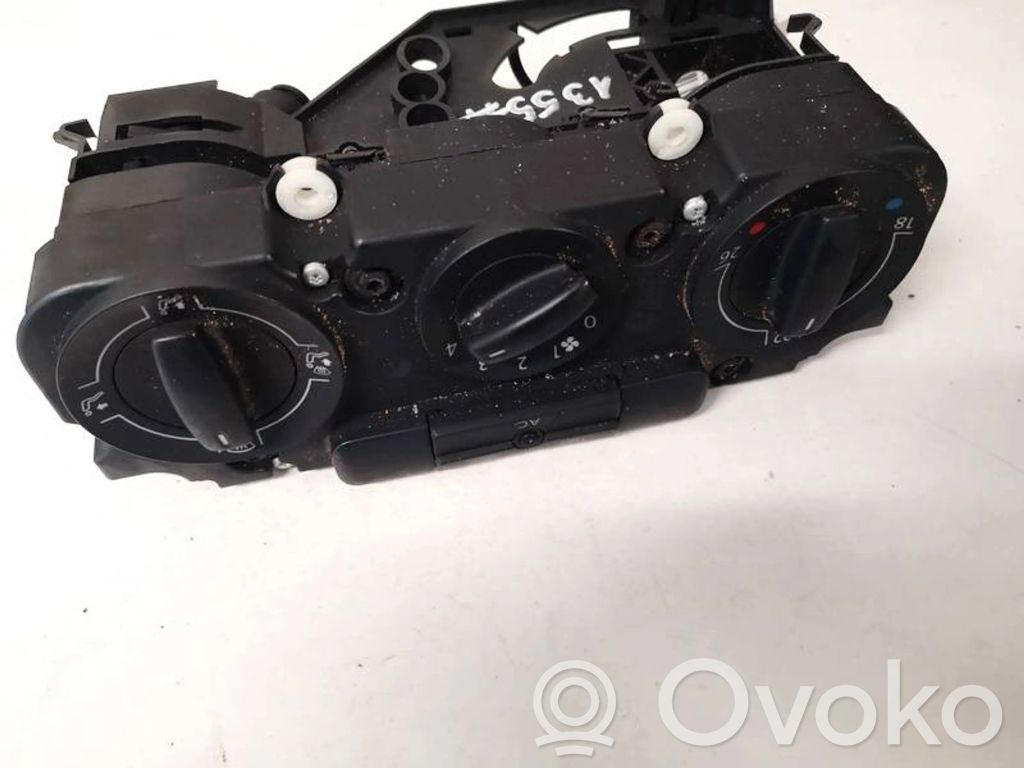 Volkswagen Touran I Unitate control climatizare 