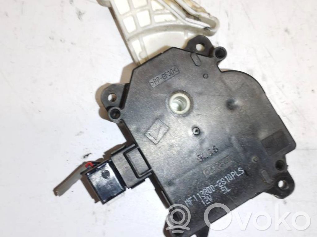 Toyota Avensis T270 Motor/actuator clapetă aer 