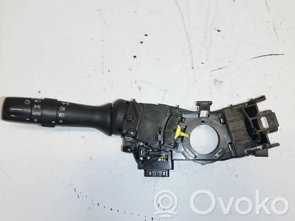 Toyota Avensis T270 Manetă semnalizator 