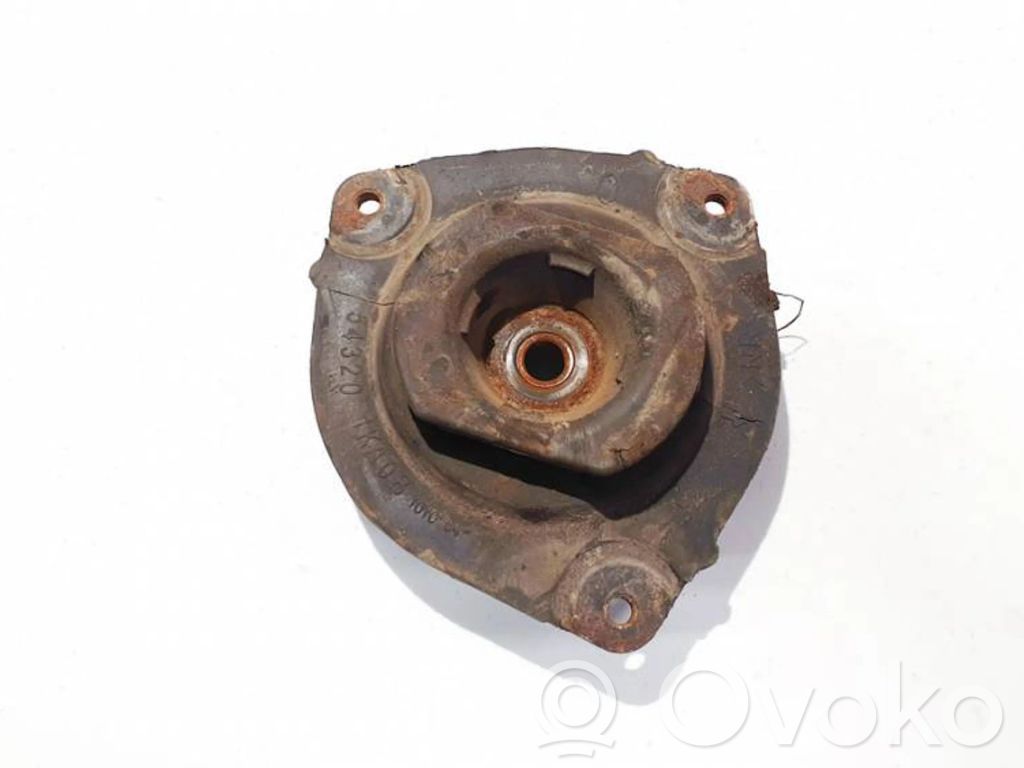 Nissan Juke I F15 Kierrejousen kiinnitys