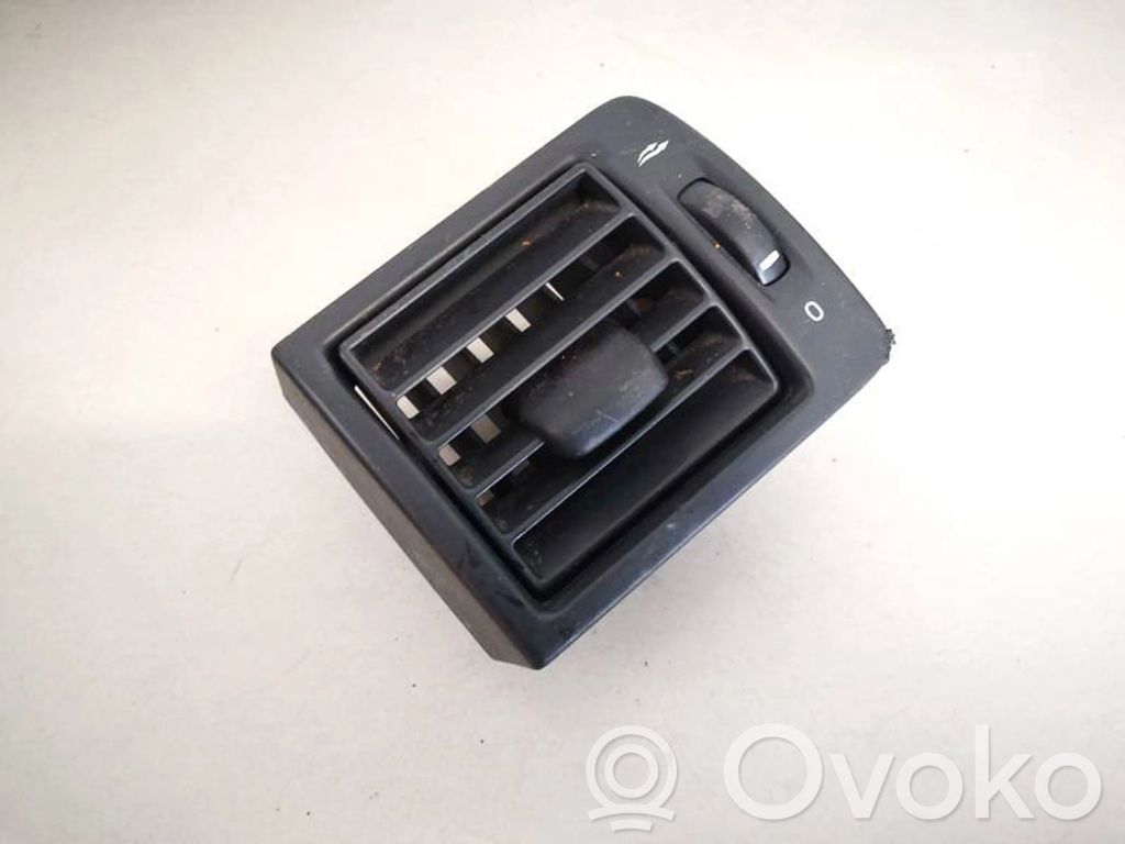Volvo V50 Dysze / Kratki środkowego nawiewu deski rozdzielczej 