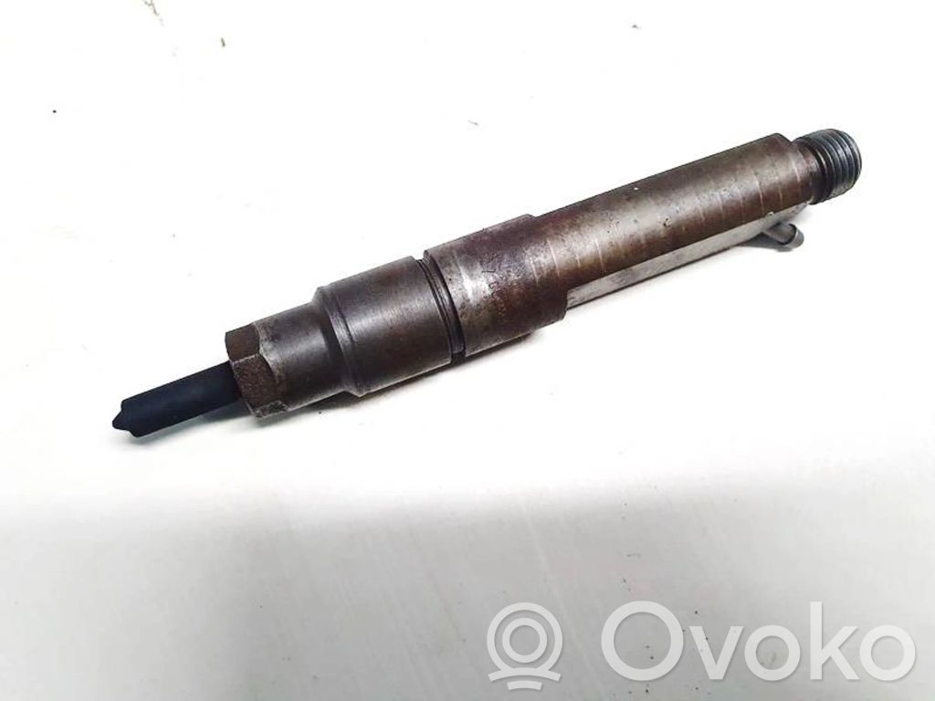 Volkswagen PASSAT B5 Injector combustibil 