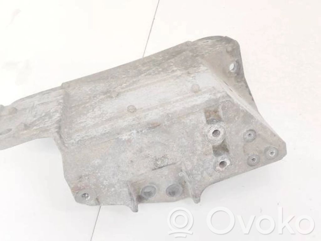 Nissan Primera Engine mounting bracket 