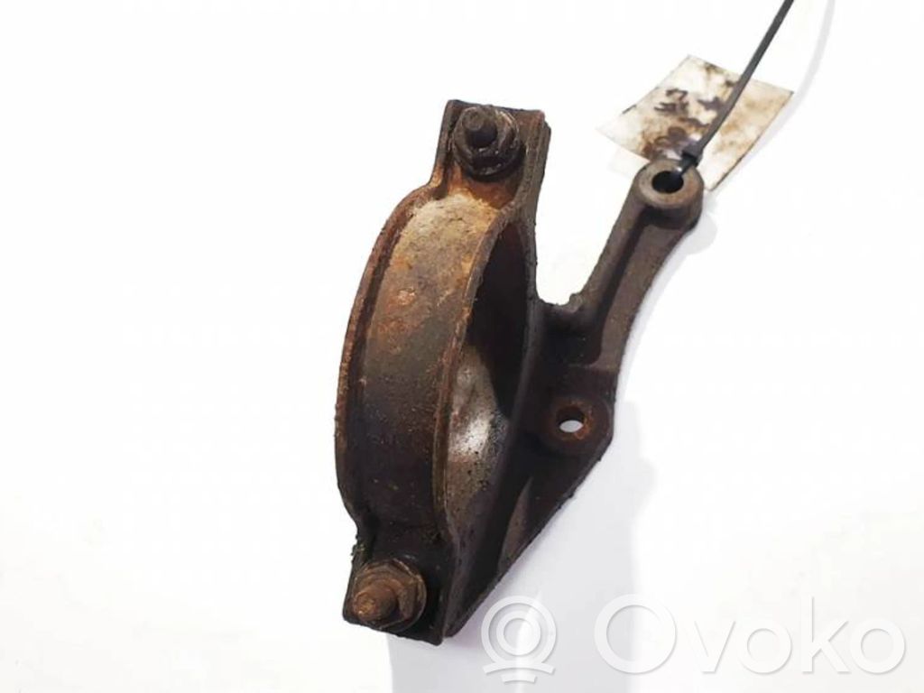 Ford Focus Engine mounting bracket 