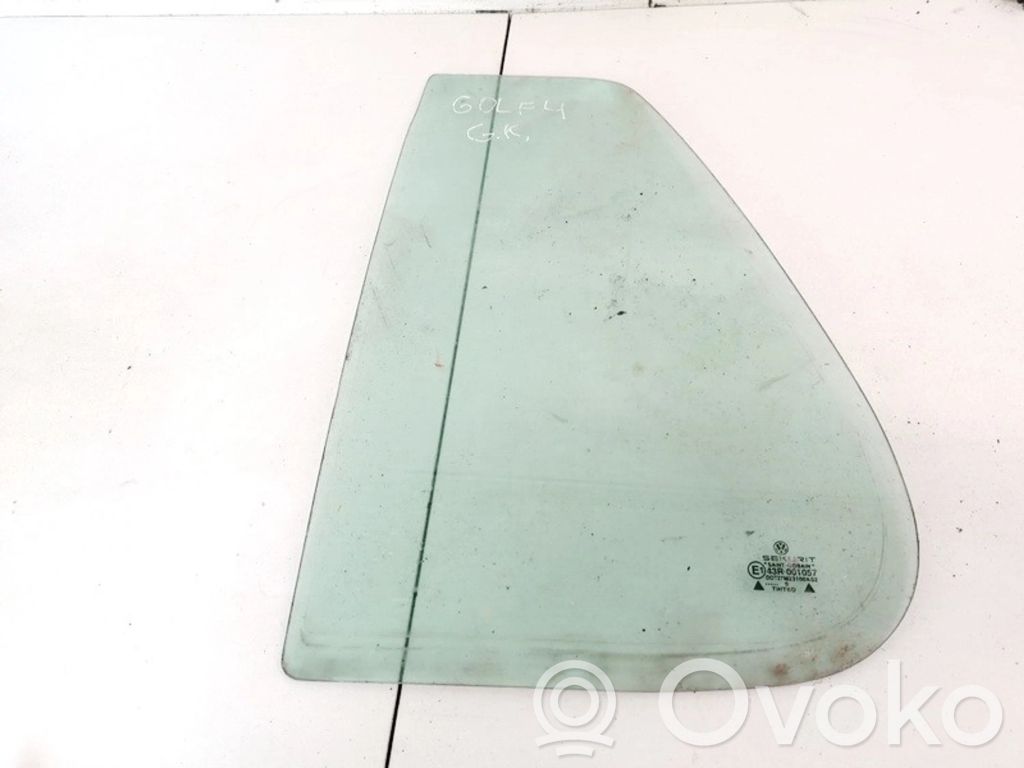 Ventanilla de ventilación de la puerta trasera