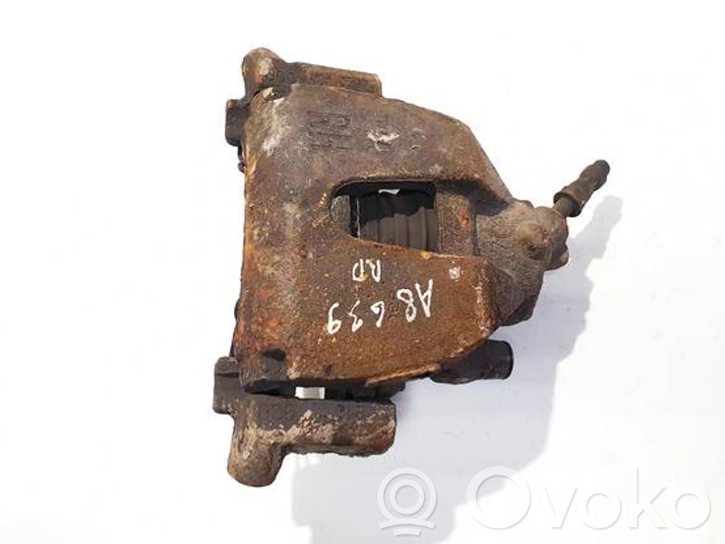 Étrier de frein avant   814,814