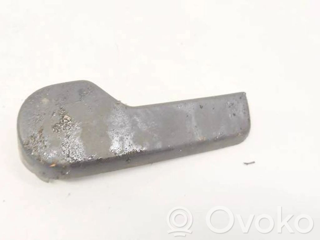 Volkswagen Golf V Maniglia di rilascio del vano motore (cofano)