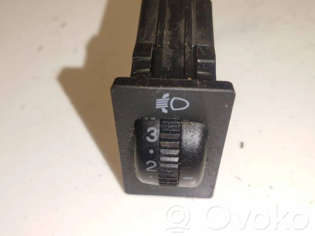 Toyota Corolla Verso AR10 Interruptor de control de altura del faro delantero 