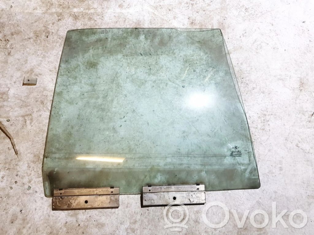 Rear door window glass