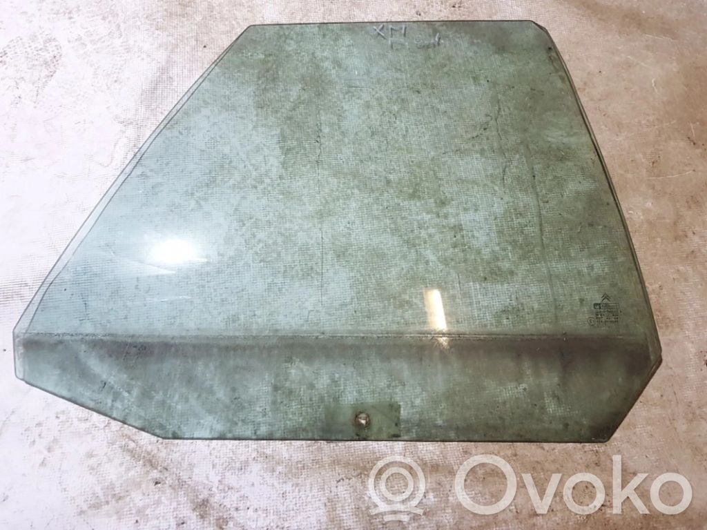Takaoven ikkunalasi