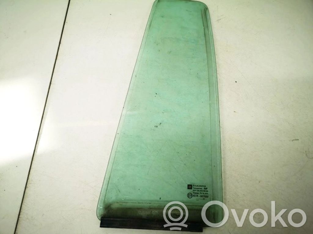 Ventanilla de ventilación de la puerta trasera