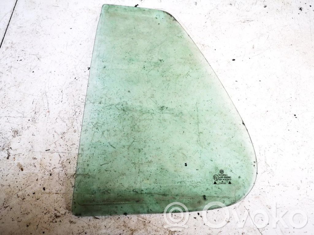 Ventanilla de ventilación de la puerta trasera