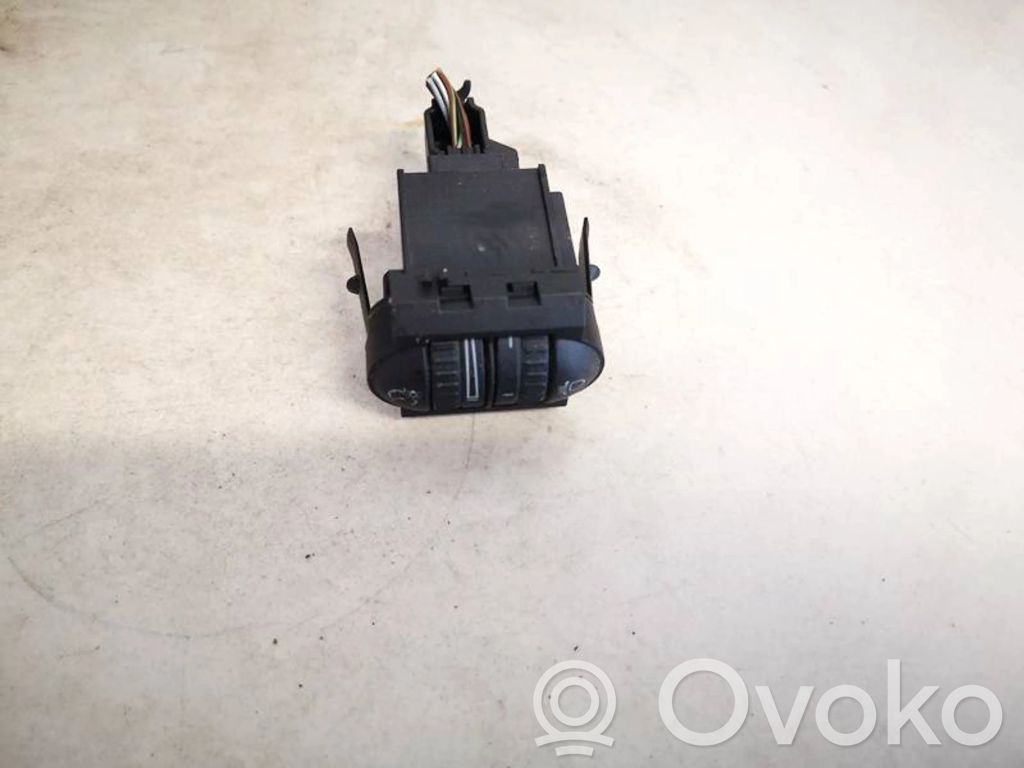 Volkswagen Golf V Interruttore di regolazione livello altezza dei fari 