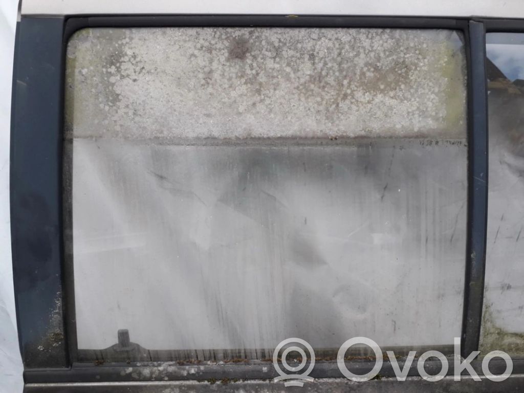 Nissan Prairie Geam ușă spate 