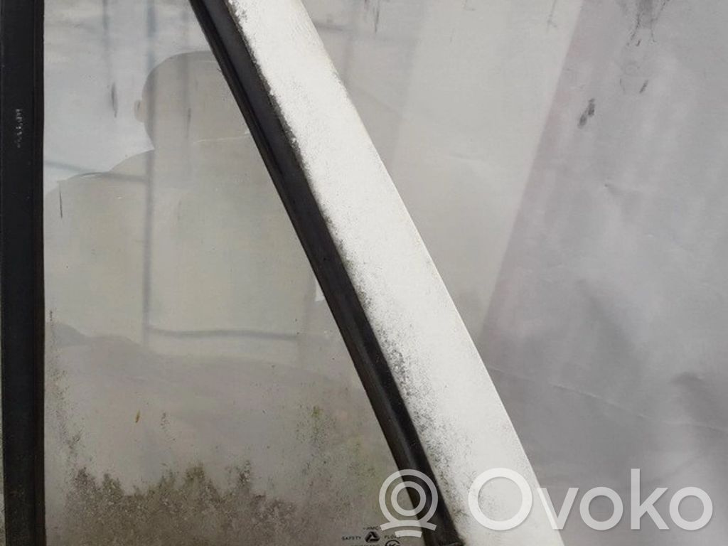 Ventanilla de ventilación de la puerta trasera