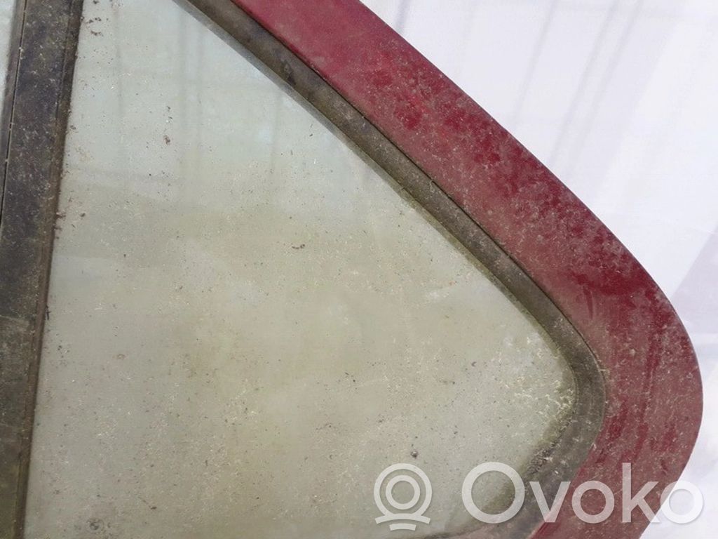 Rear vent window glass