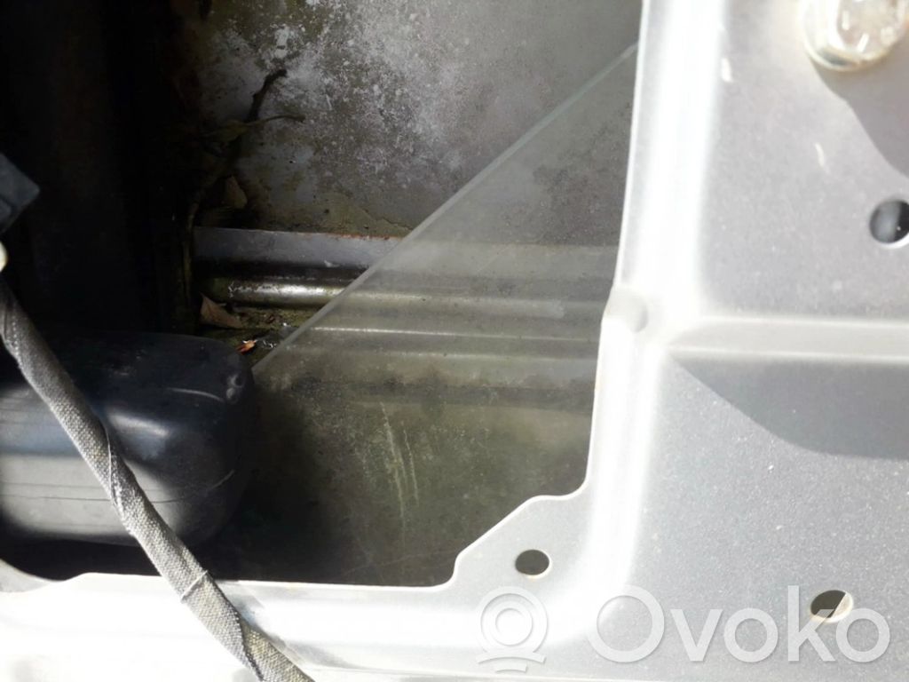 Volkswagen Transporter - Caravelle T4 Vetro del finestrino della portiera anteriore - quattro porte