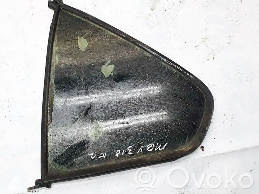Mažasis "A" galinių durų stiklas