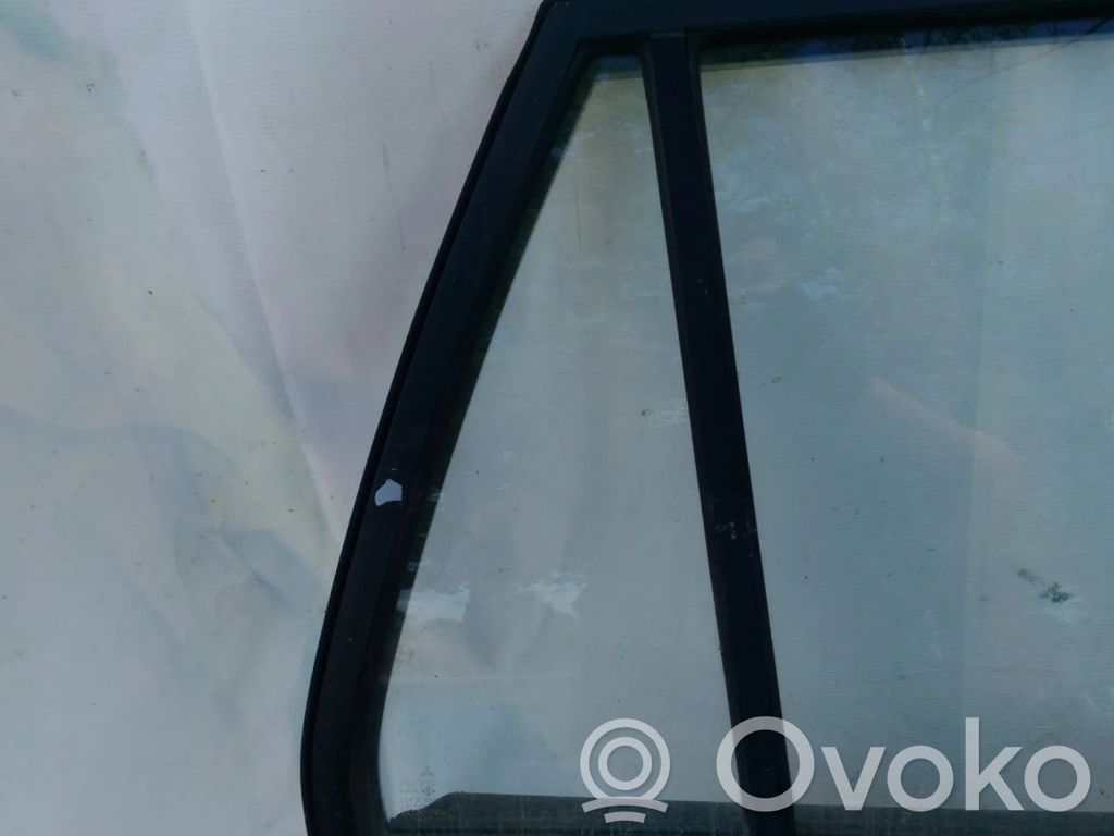 Mitsubishi Lancer Ventanilla de ventilación de la puerta trasera 
