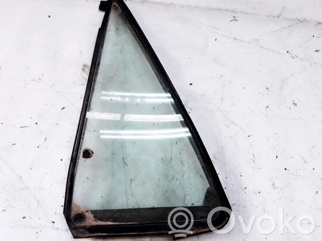 Ventanilla de ventilación de la puerta trasera   G21B73651,G21B73651