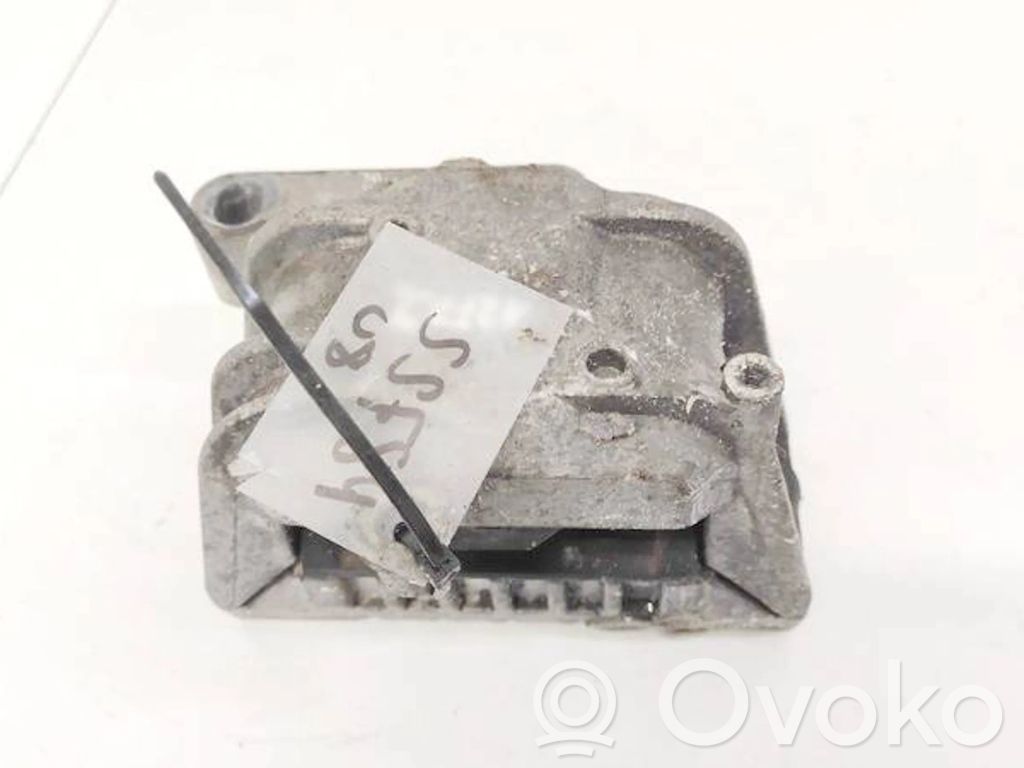 Volkswagen PASSAT B6 Suport tampon motor