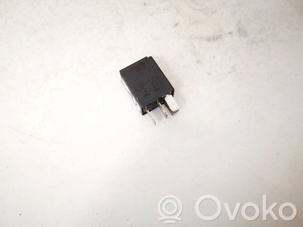 Altri relè   8Z0951253,8Z0951253