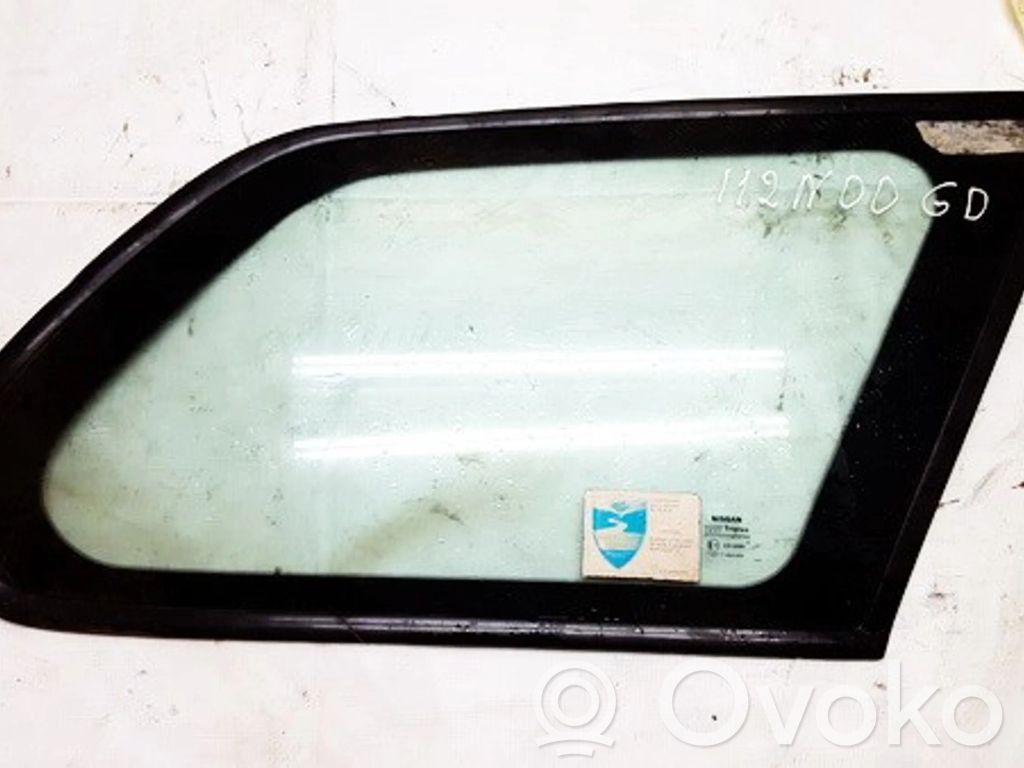 Nissan Primera Vidrio lateral trasero 
