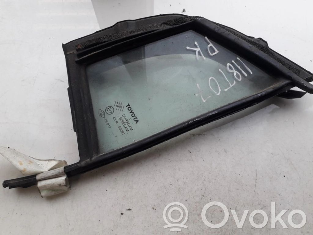 Ventanilla de ventilación de la puerta delantera cuatro puertas