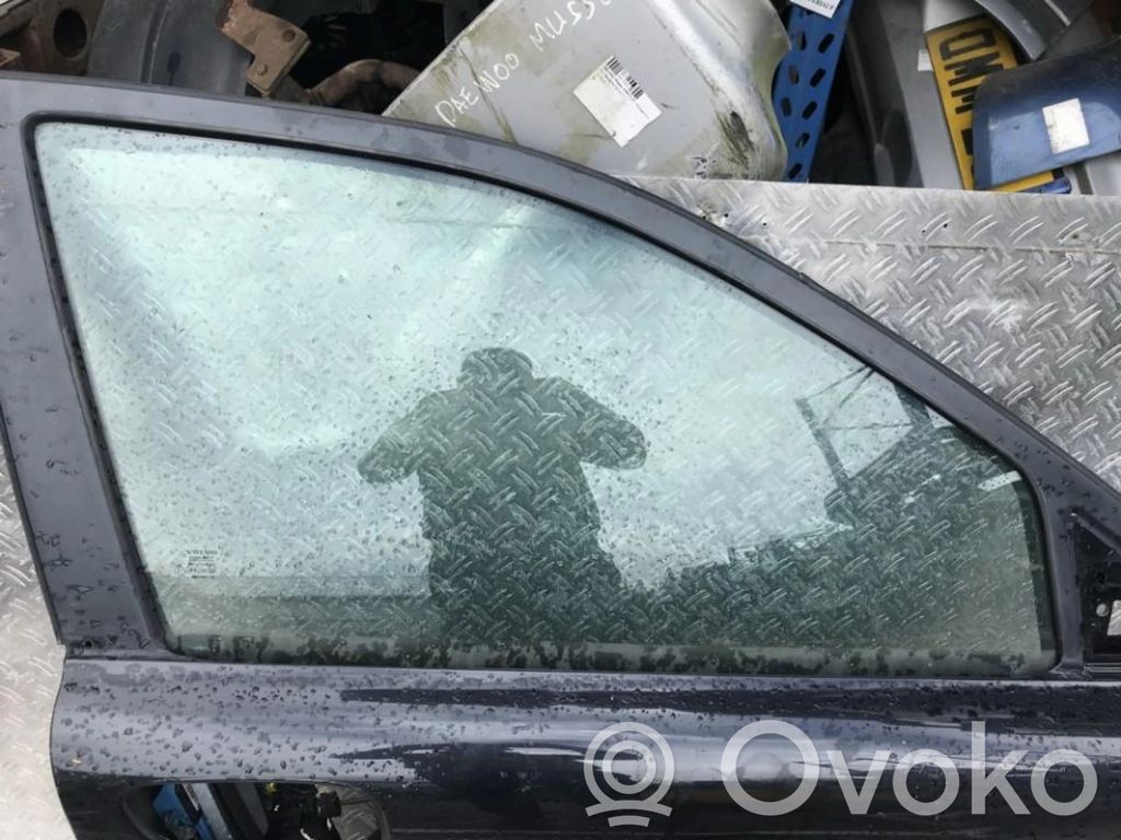 Etuoven ikkunalasi, neliovinen malli
