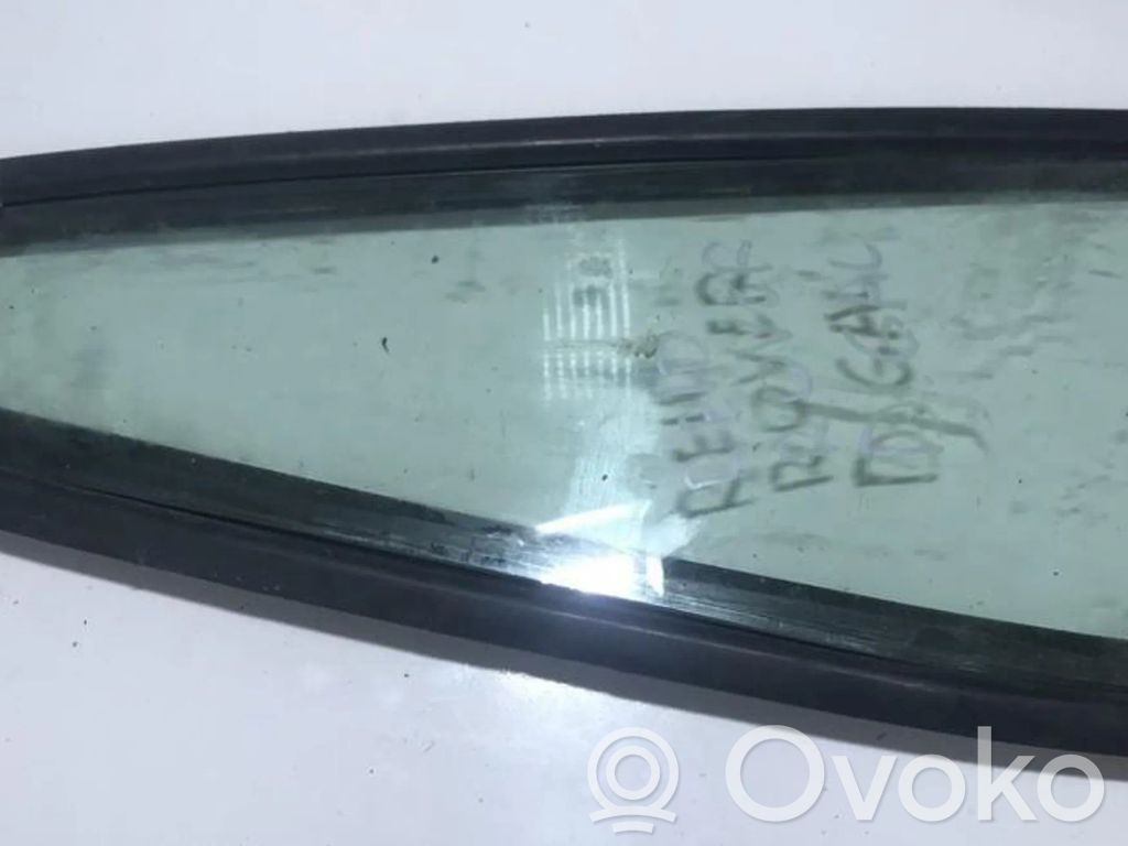 Ventanilla de ventilación de la puerta trasera