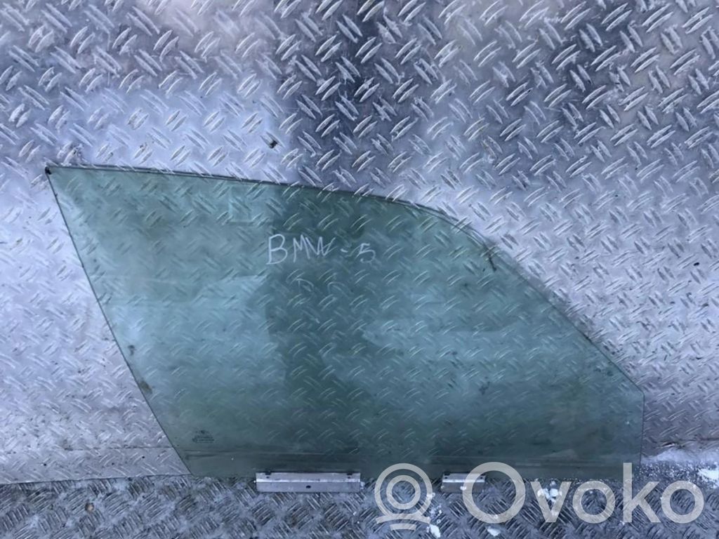 Etuoven ikkunalasi, neliovinen malli