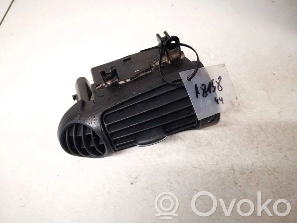 Mercedes-Benz C W203 Grilă ventilație centrală 