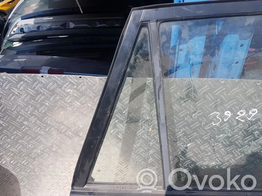 Ventanilla de ventilación de la puerta trasera
