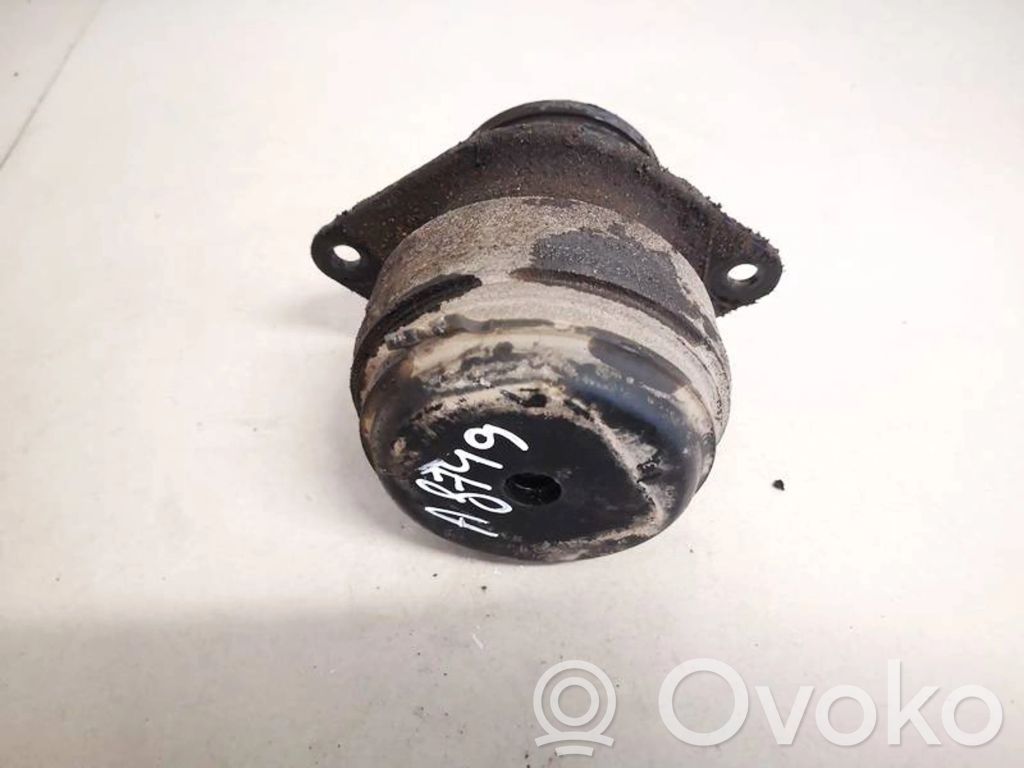 Volkswagen PASSAT B4 Suport tampon motor 