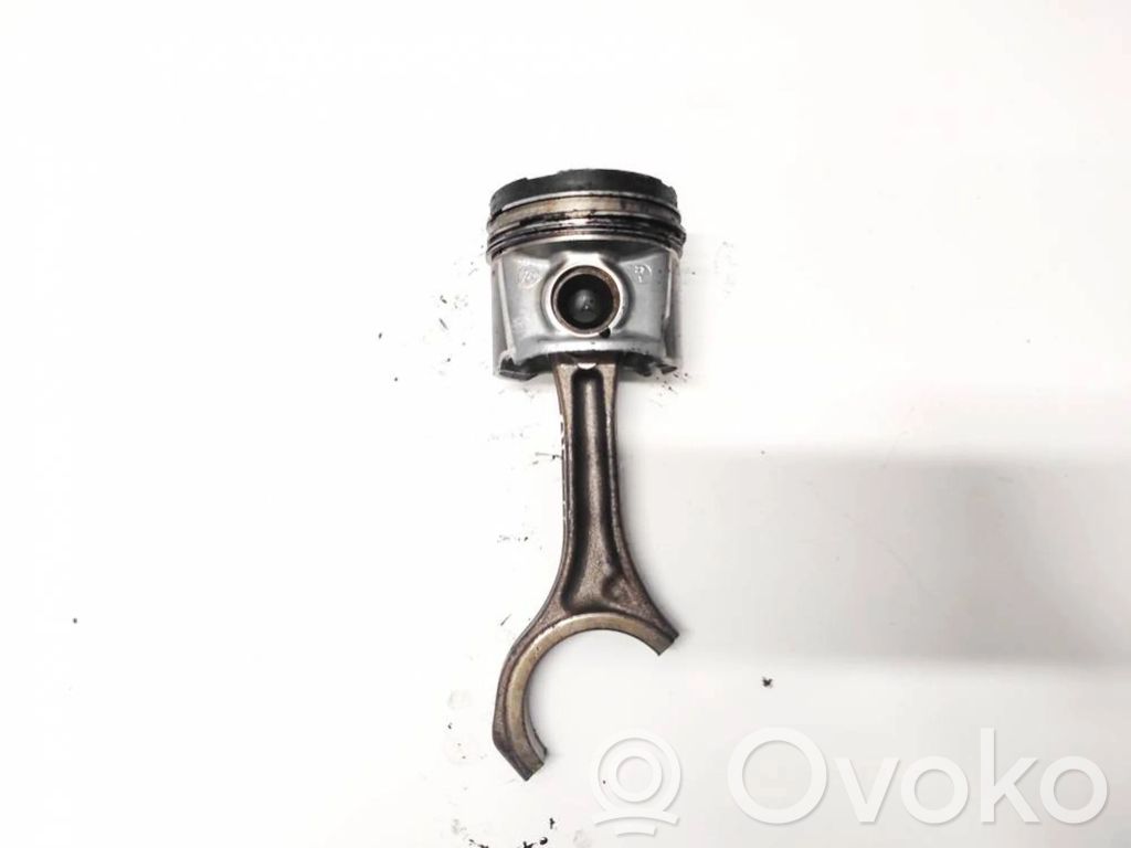Piston avec bielle