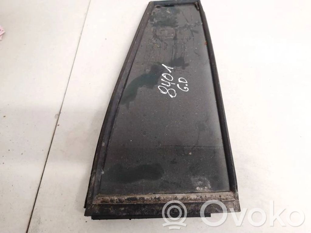 Ventanilla de ventilación de la puerta trasera
