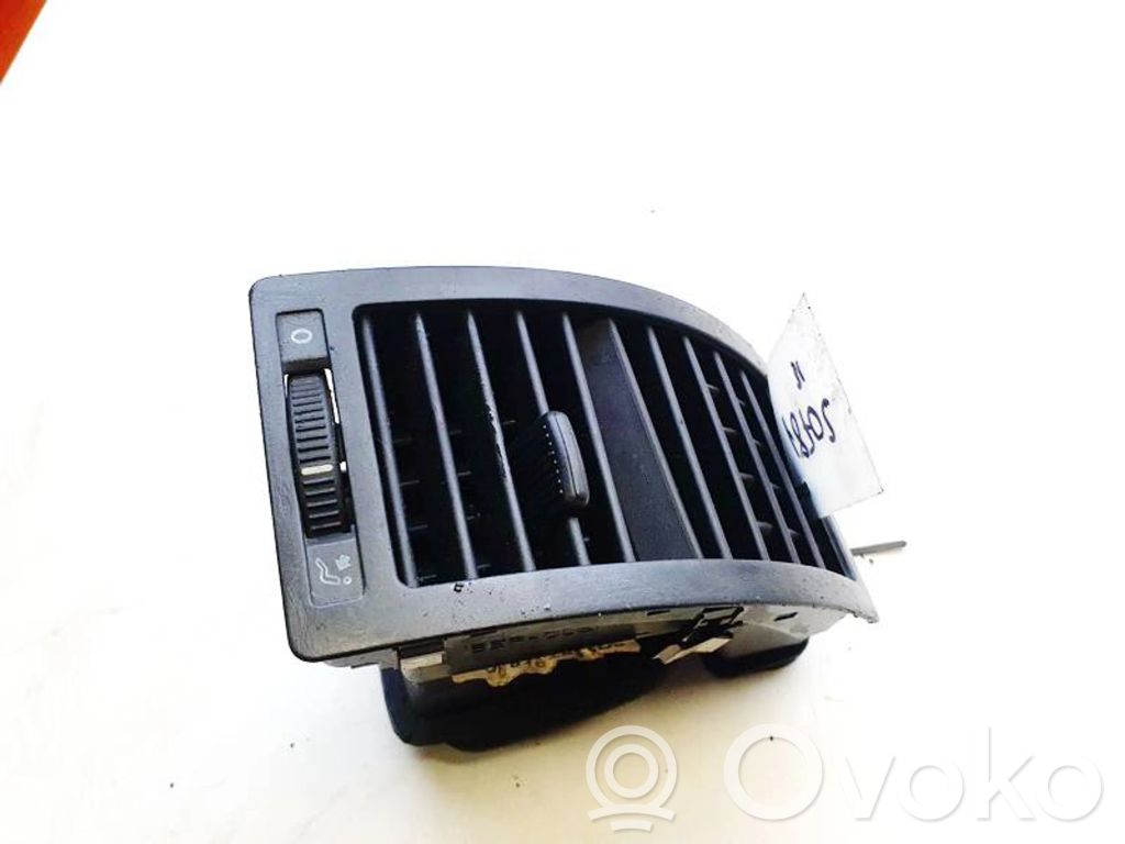Volkswagen Polo IV 9N3 Grilă ventilație centrală 