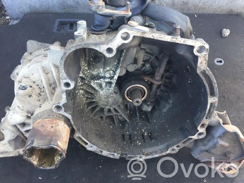 Hyundai Elantra Scatola del cambio manuale a 5 velocità 