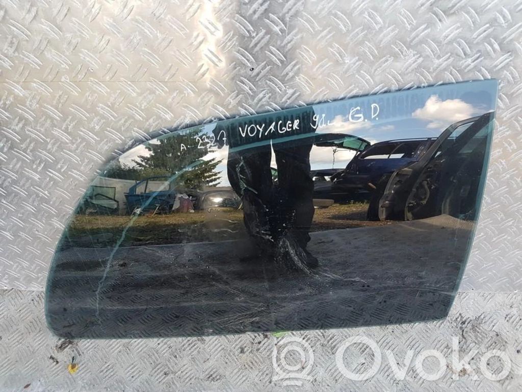 Rear side window