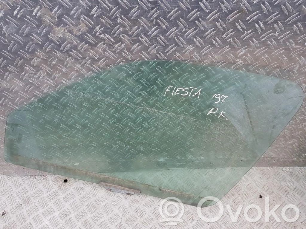Ford Fiesta Geam ușă față patru uși