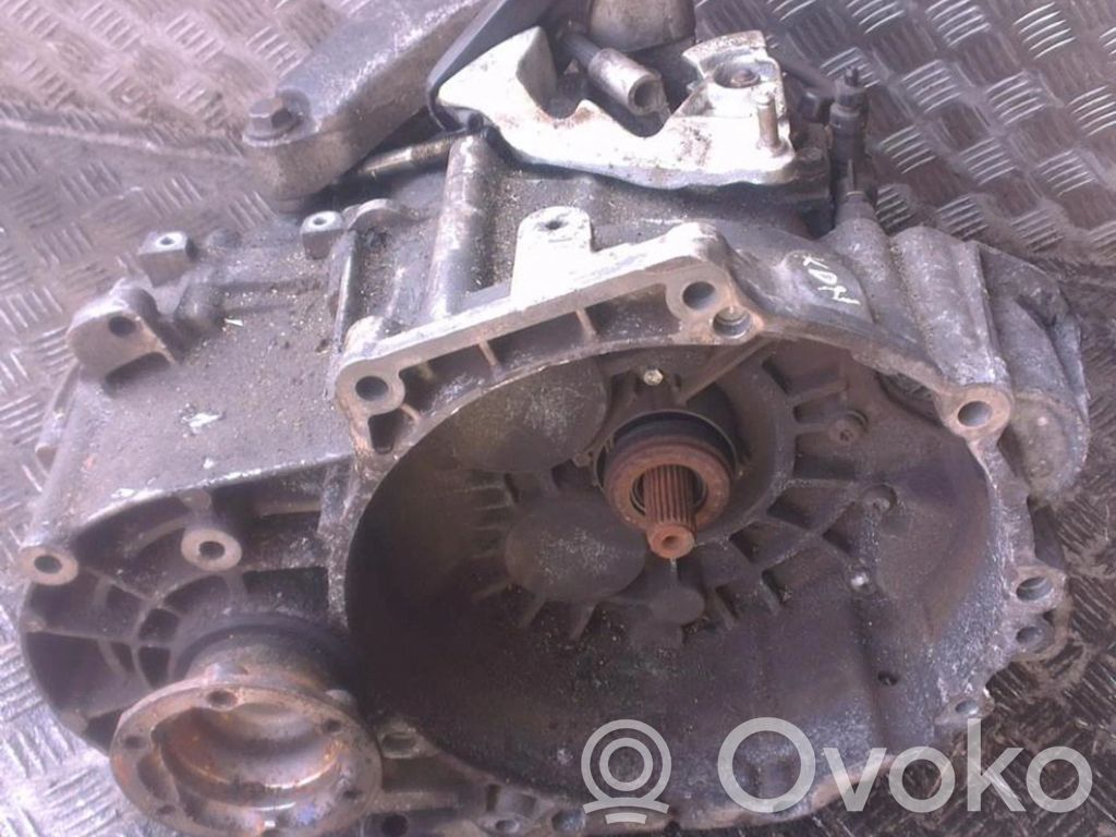 Volkswagen PASSAT B6 Cutie viteze manuală cu 5 trepte 