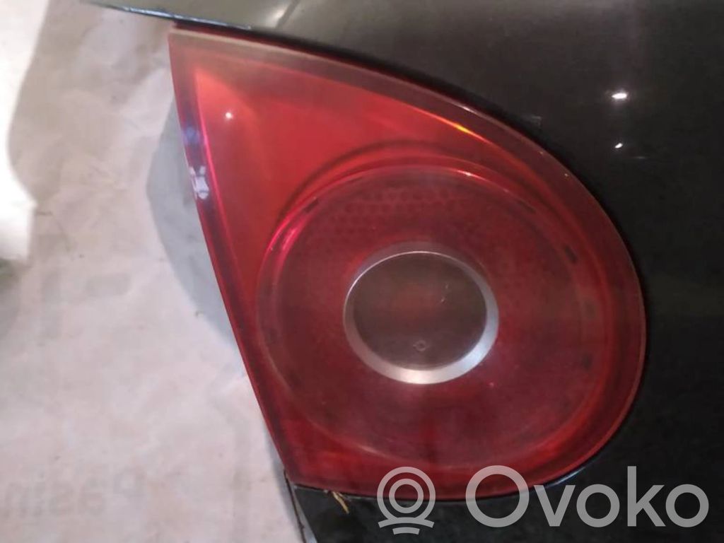Tailgate rear/tail lights
