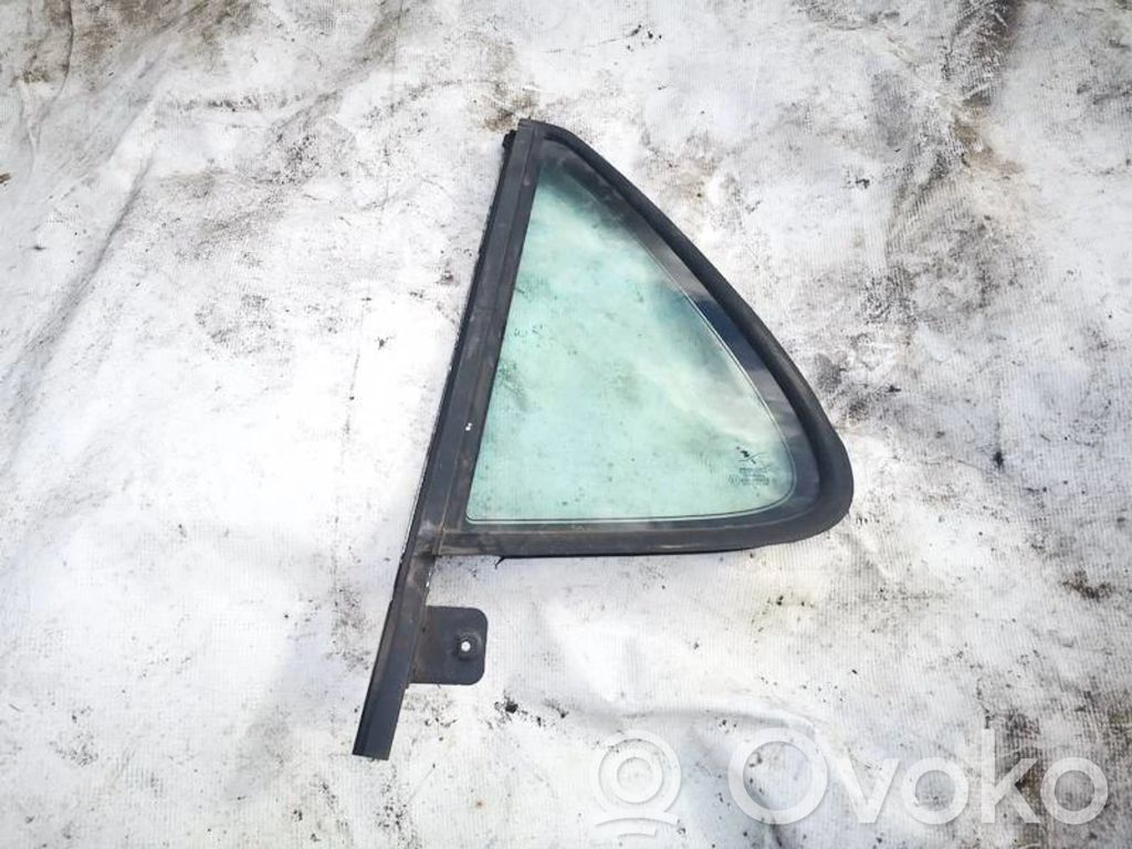 Ventanilla de ventilación de la puerta trasera
