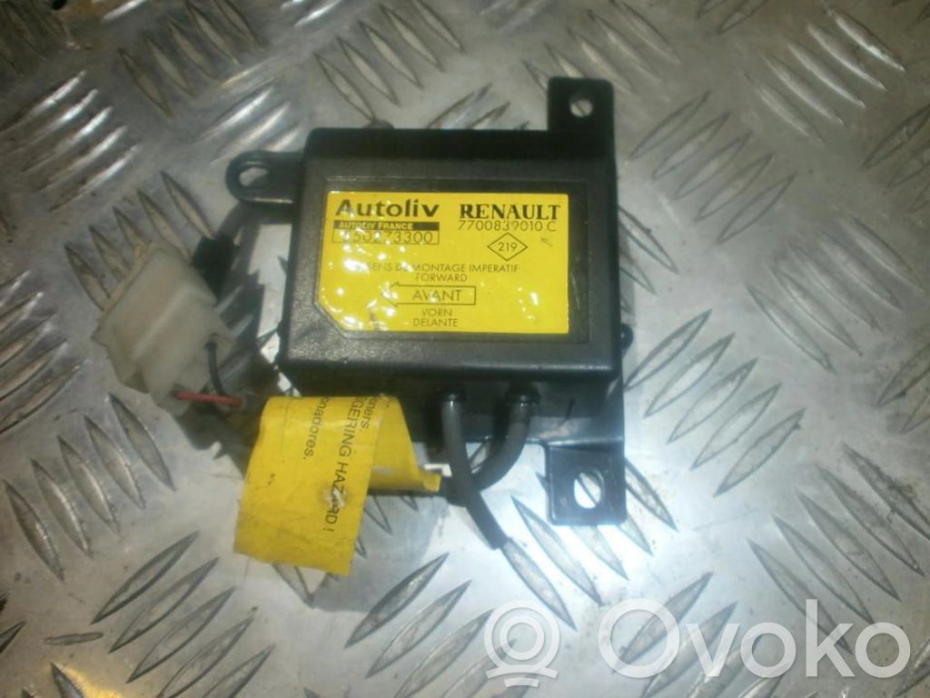 Renault Twingo I Airbag control unit/module 